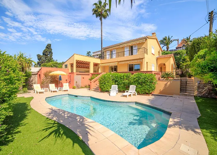 Villa Cynthia - Piscine - Plage (à 50m) - Palais Congrès - Calme absolu